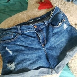 Old navy boyfriend shorts